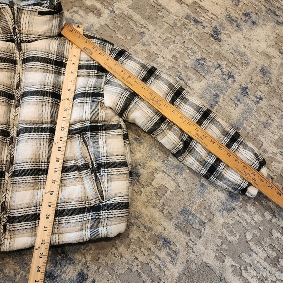 American Eagle Wool-blend plaid puffer coat. Women's size xs. - Picture 16 of 16
